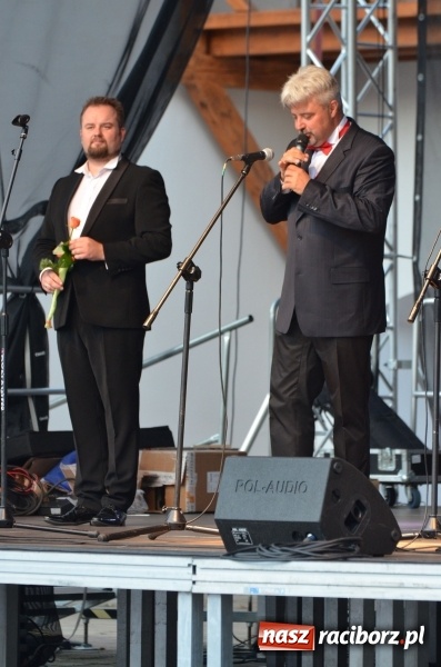 Zdjęcie w galerii na portalu naszraciborz.pl: Soprany kontra Tenorzy - koncert operetkowy na Zamku Piastowskim  wiadomości z regionu