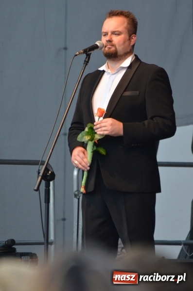 Zdjęcie w galerii na portalu naszraciborz.pl: Soprany kontra Tenorzy - koncert operetkowy na Zamku Piastowskim  wiadomości z regionu