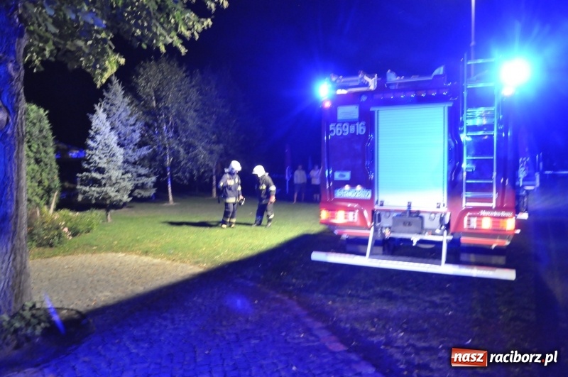 Zdjęcie w galerii na portalu naszraciborz.pl: Nocna akcja w Aquabraxie. Strażacy trafili na wesele, a przed odjazdem złożyli życzenia  wiadomości z regionu