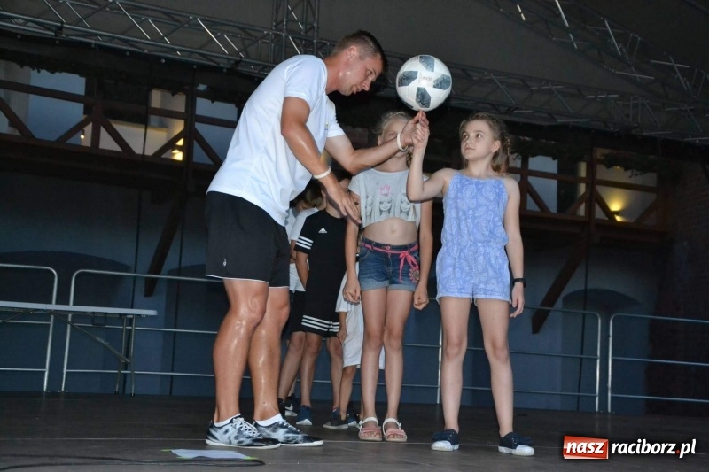 Zdjęcie w galerii na portalu naszraciborz.pl: Wspaniały urodzinowy prezent dla Super Fifka  wiadomości z regionu