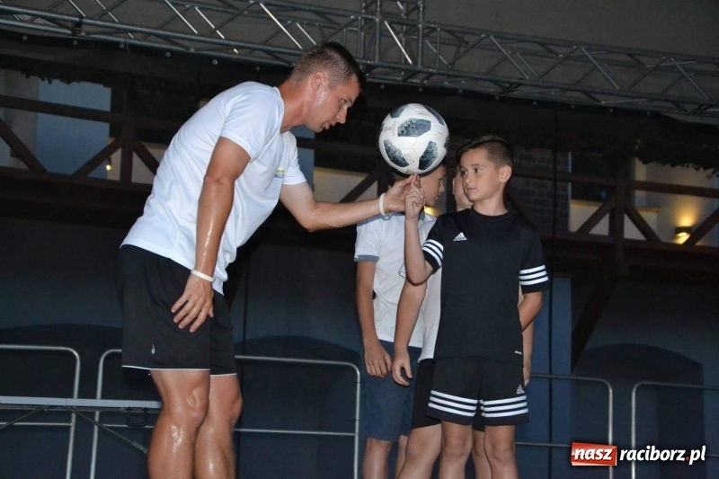 Zdjęcie w galerii na portalu naszraciborz.pl: Wspaniały urodzinowy prezent dla Super Fifka  wiadomości z regionu