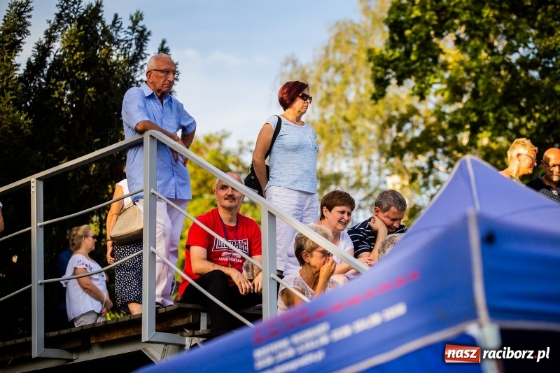 Zdjęcie w galerii na portalu naszraciborz.pl: Roman Roczeń wystąpił na przystani kajakowej wiadomości z regionu