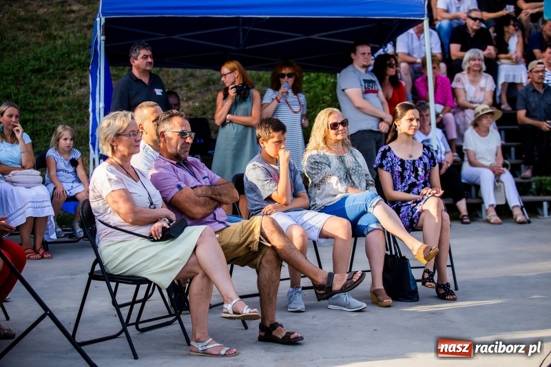 Zdjęcie w galerii na portalu naszraciborz.pl: Roman Roczeń wystąpił na przystani kajakowej wiadomości z regionu