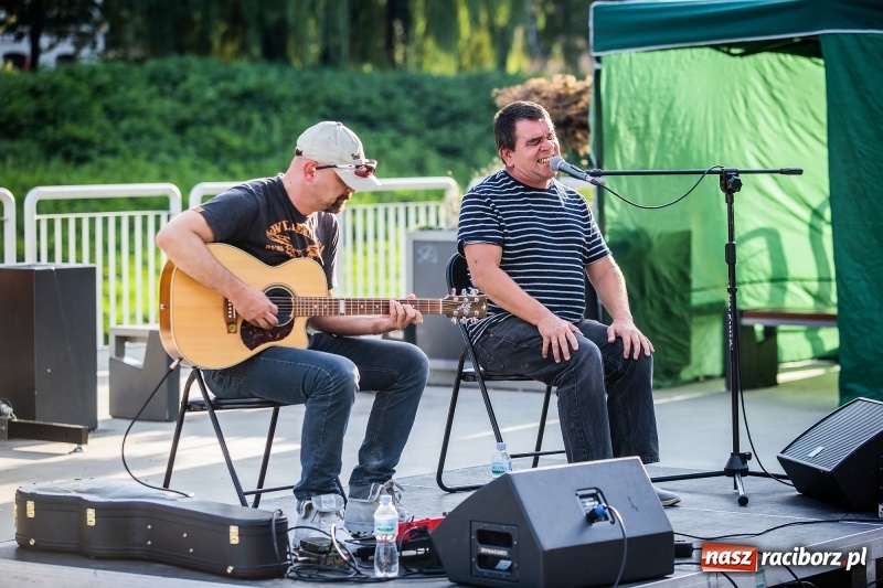 Zdjęcie w galerii na portalu naszraciborz.pl: Roman Roczeń wystąpił na przystani kajakowej wiadomości z regionu