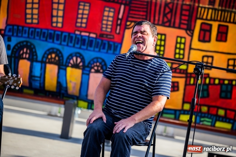 Zdjęcie w galerii na portalu naszraciborz.pl: Roman Roczeń wystąpił na przystani kajakowej wiadomości z regionu