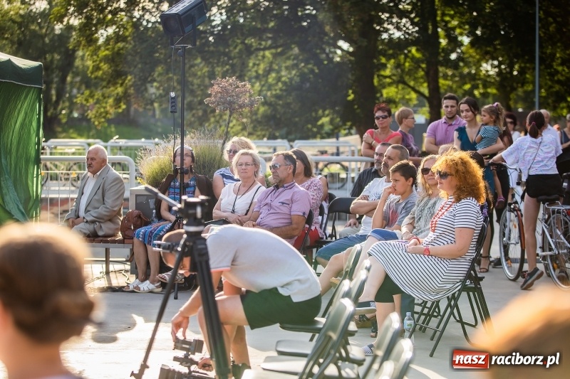 Zdjęcie w galerii na portalu naszraciborz.pl: Roman Roczeń wystąpił na przystani kajakowej wiadomości z regionu