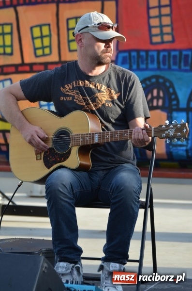 Zdjęcie w galerii na portalu naszraciborz.pl: Roman Roczeń wystąpił na przystani kajakowej wiadomości z regionu