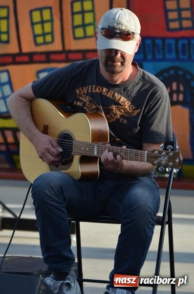 Zdjęcie w galerii na portalu naszraciborz.pl: Roman Roczeń wystąpił na przystani kajakowej wiadomości z regionu