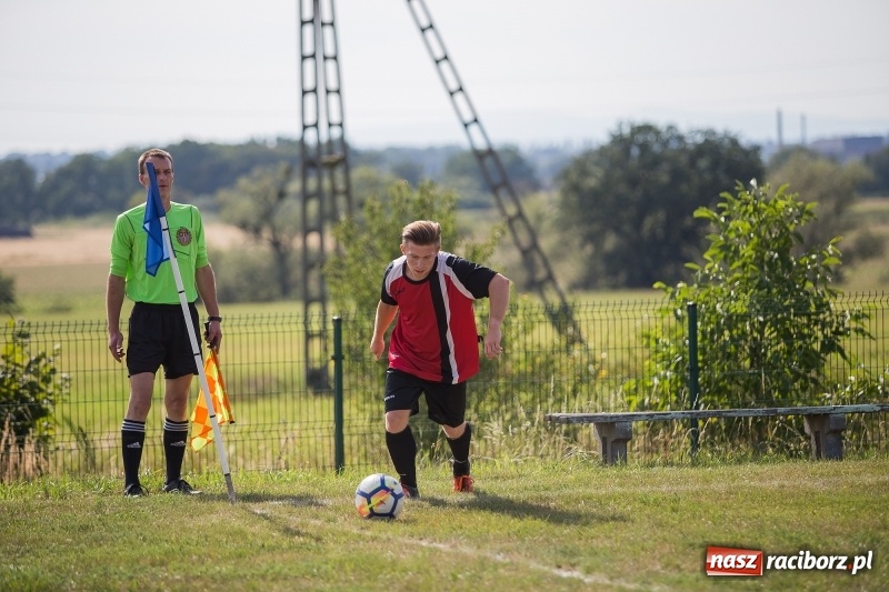 Zdjęcie w galerii na portalu naszraciborz.pl: Ruszyły rozgrywki raciborskiej A klasy. Brzezie podzieliło się punktami z Zawadą wiadomości z regionu