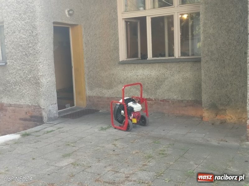 Zdjęcie w galerii na portalu naszraciborz.pl: Pożar w zakładzie produkcyjnym, uwięziona sarna i silne zadymienie. Weekend raciborskich strażaków wiadomości z regionu