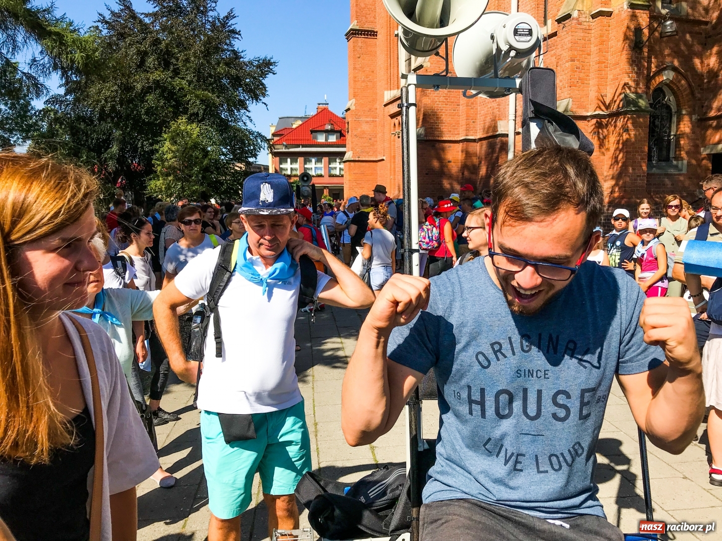 Zdjęcie w galerii na portalu naszraciborz.pl: Pielgrzymi z ziemi raciborskiej oraz Kietrza w drodze na Jasną Górę wiadomości z regionu