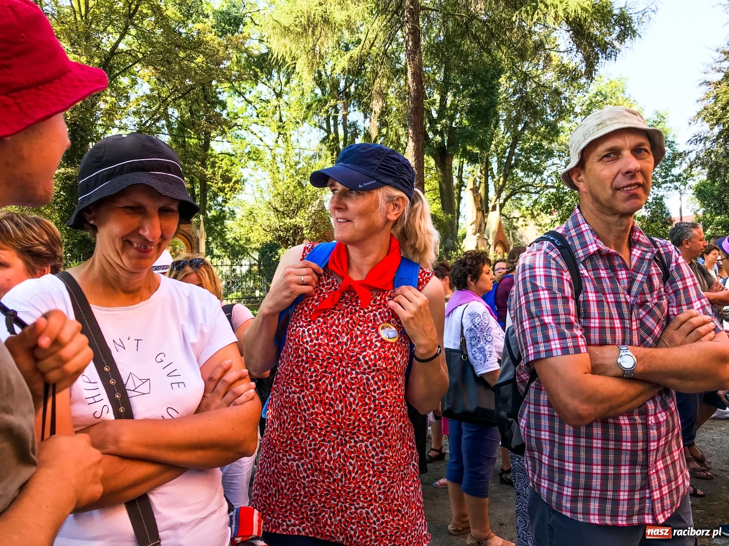 Zdjęcie w galerii na portalu naszraciborz.pl: Pielgrzymi z ziemi raciborskiej oraz Kietrza w drodze na Jasną Górę wiadomości z regionu