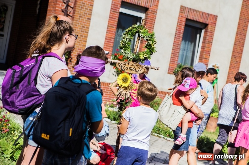 Zdjęcie w galerii na portalu naszraciborz.pl: Pielgrzymi z ziemi raciborskiej oraz Kietrza w drodze na Jasną Górę wiadomości z regionu