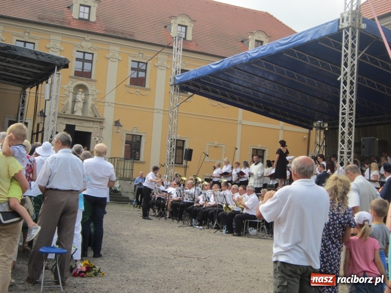 Zdjęcie w galerii na portalu naszraciborz.pl: Rudy. Wniebowzięta - taka Maryja jest nam bliska  wiadomości z regionu