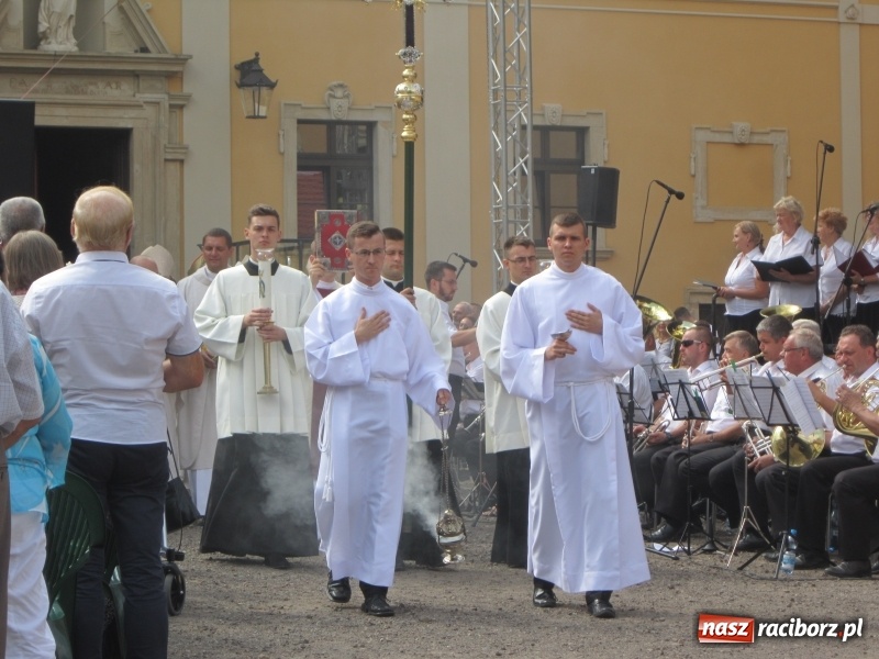 Zdjęcie w galerii na portalu naszraciborz.pl: Rudy. Wniebowzięta - taka Maryja jest nam bliska  wiadomości z regionu