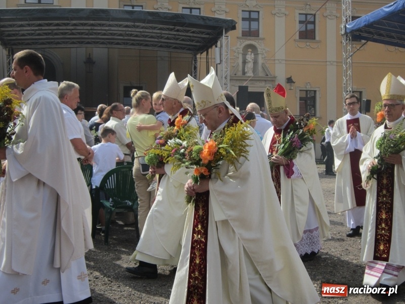 Zdjęcie w galerii na portalu naszraciborz.pl: Rudy. Wniebowzięta - taka Maryja jest nam bliska  wiadomości z regionu