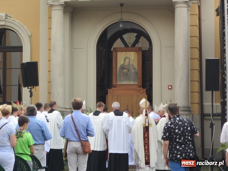 Zdjęcie w galerii na portalu naszraciborz.pl: Rudy. Wniebowzięta - taka Maryja jest nam bliska  wiadomości z regionu