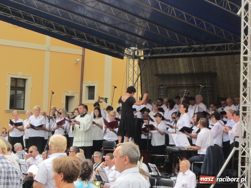 Zdjęcie w galerii na portalu naszraciborz.pl: Rudy. Wniebowzięta - taka Maryja jest nam bliska  wiadomości z regionu