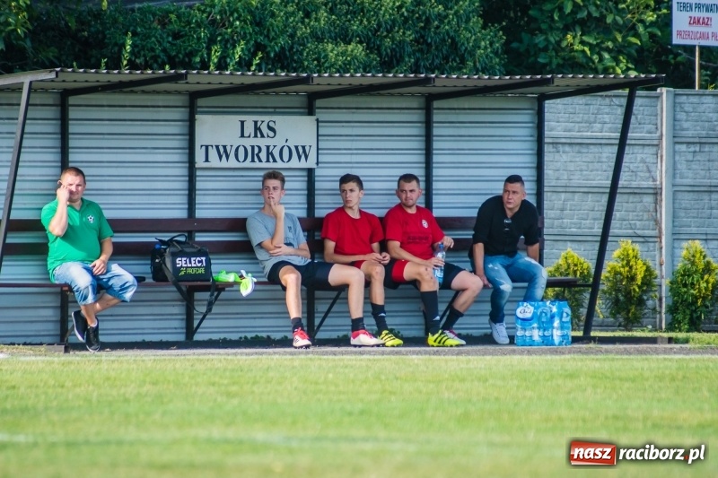 Zdjęcie w galerii na portalu naszraciborz.pl: A klasa: Męki Tworkowa z drużyną Pszowa wiadomości z regionu