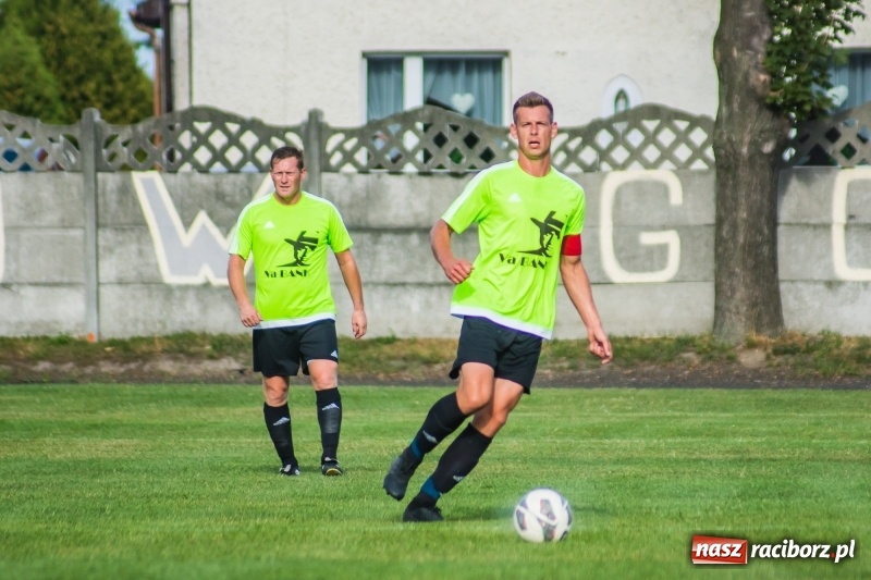 Zdjęcie w galerii na portalu naszraciborz.pl: A klasa: Męki Tworkowa z drużyną Pszowa wiadomości z regionu