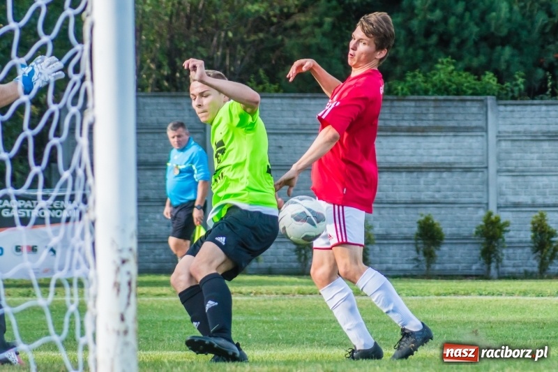 Zdjęcie w galerii na portalu naszraciborz.pl: A klasa: Męki Tworkowa z drużyną Pszowa wiadomości z regionu