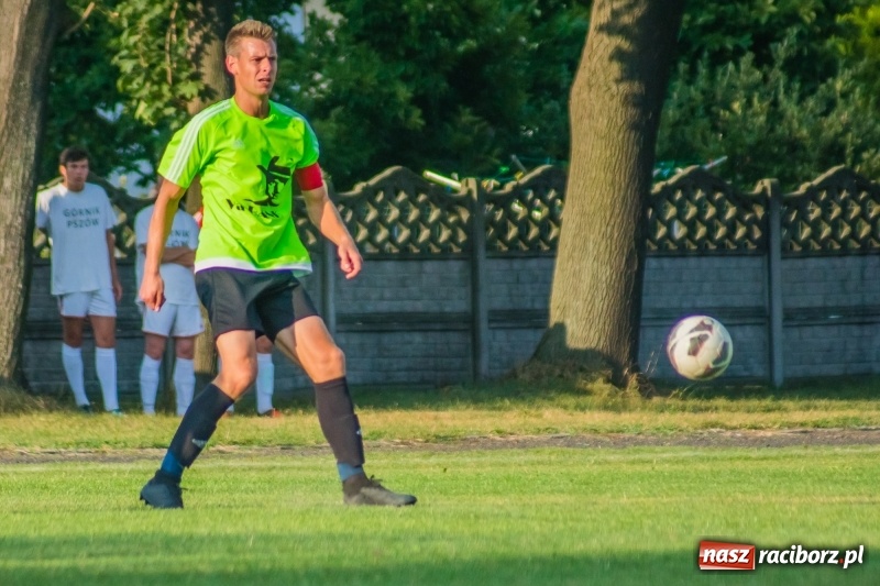 Zdjęcie w galerii na portalu naszraciborz.pl: A klasa: Męki Tworkowa z drużyną Pszowa wiadomości z regionu