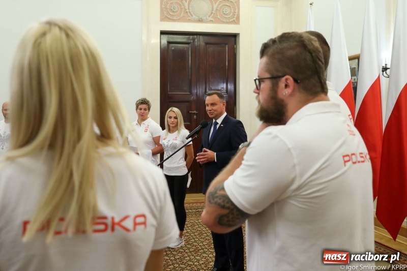 Zdjęcie w galerii na portalu naszraciborz.pl: Najpierw u prezydenta, potem w rodzinnym Raciborzu. Powitanie Justyny Święty-Ersetic  wiadomości z regionu