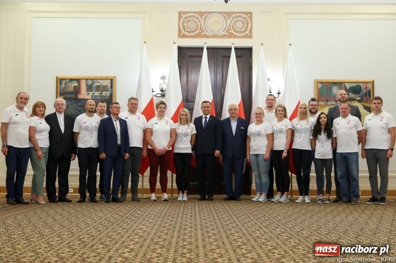 Zdjęcie w galerii na portalu naszraciborz.pl: Najpierw u prezydenta, potem w rodzinnym Raciborzu. Powitanie Justyny Święty-Ersetic  wiadomości z regionu