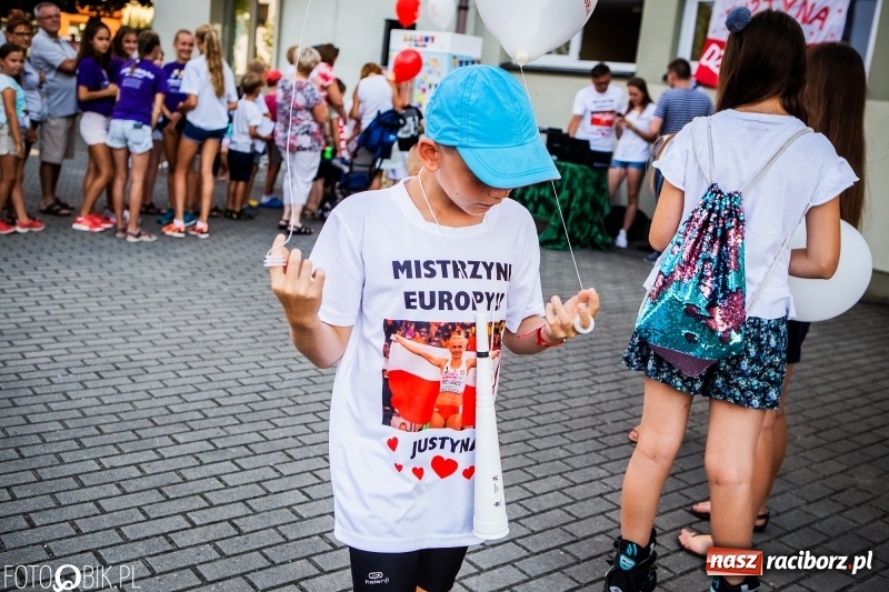 Zdjęcie w galerii na portalu naszraciborz.pl: Najpierw u prezydenta, potem w rodzinnym Raciborzu. Powitanie Justyny Święty-Ersetic  wiadomości z regionu