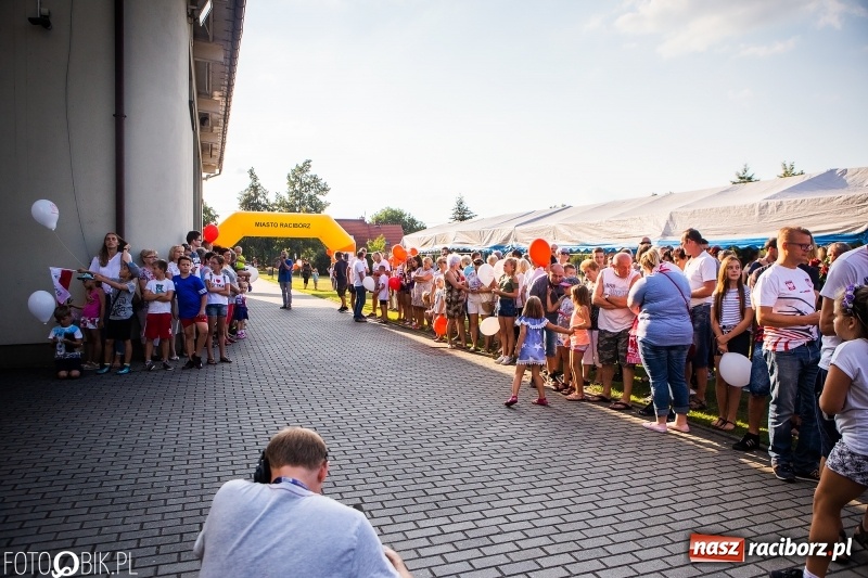 Zdjęcie w galerii na portalu naszraciborz.pl: Najpierw u prezydenta, potem w rodzinnym Raciborzu. Powitanie Justyny Święty-Ersetic  wiadomości z regionu