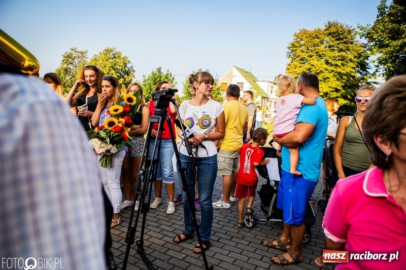 Zdjęcie w galerii na portalu naszraciborz.pl: Najpierw u prezydenta, potem w rodzinnym Raciborzu. Powitanie Justyny Święty-Ersetic  wiadomości z regionu
