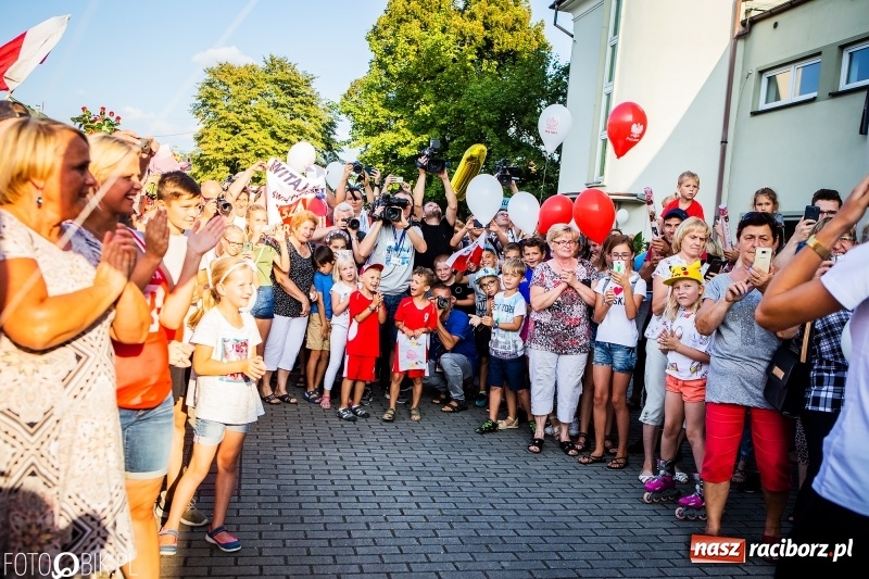 Zdjęcie w galerii na portalu naszraciborz.pl: Najpierw u prezydenta, potem w rodzinnym Raciborzu. Powitanie Justyny Święty-Ersetic  wiadomości z regionu