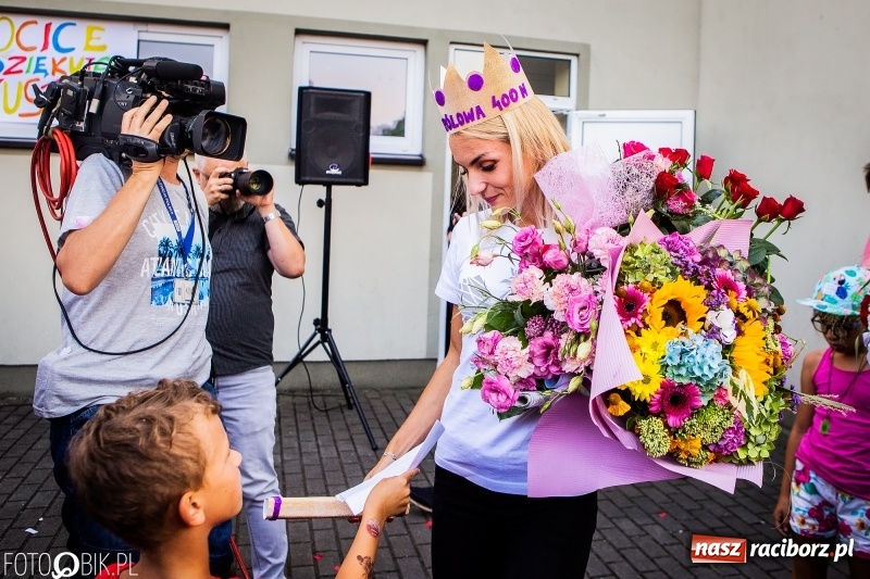 Zdjęcie w galerii na portalu naszraciborz.pl: Najpierw u prezydenta, potem w rodzinnym Raciborzu. Powitanie Justyny Święty-Ersetic  wiadomości z regionu