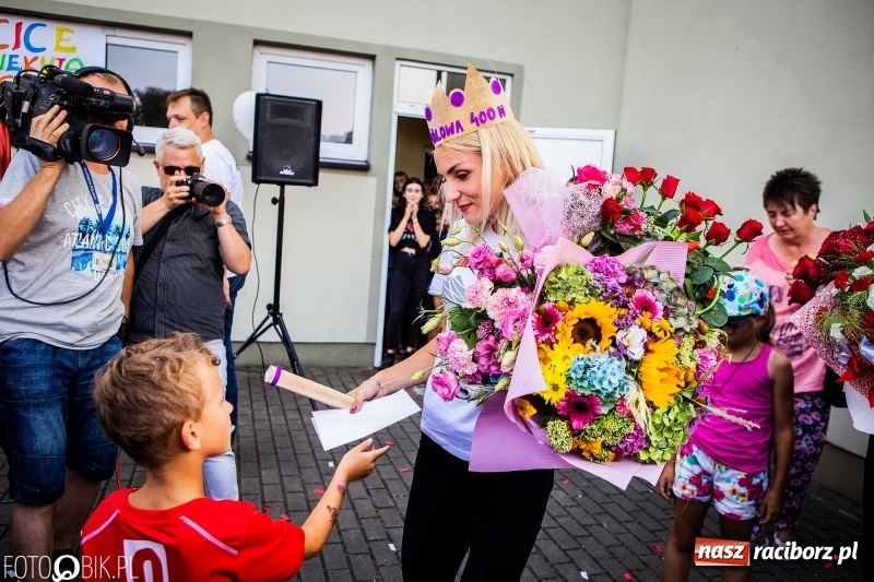 Zdjęcie w galerii na portalu naszraciborz.pl: Najpierw u prezydenta, potem w rodzinnym Raciborzu. Powitanie Justyny Święty-Ersetic  wiadomości z regionu