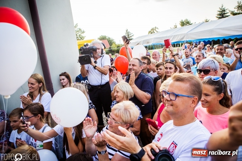 Zdjęcie w galerii na portalu naszraciborz.pl: Najpierw u prezydenta, potem w rodzinnym Raciborzu. Powitanie Justyny Święty-Ersetic  wiadomości z regionu
