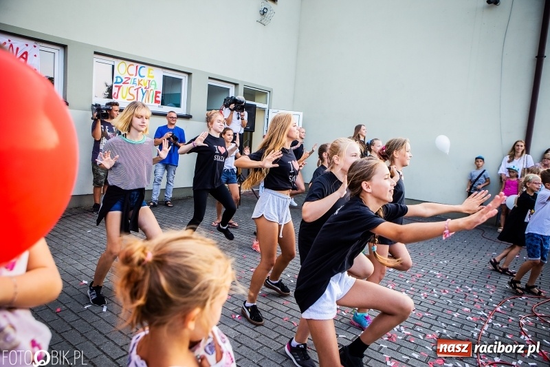 Zdjęcie w galerii na portalu naszraciborz.pl: Najpierw u prezydenta, potem w rodzinnym Raciborzu. Powitanie Justyny Święty-Ersetic  wiadomości z regionu