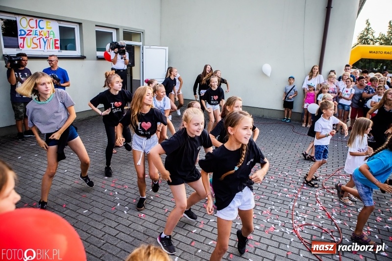 Zdjęcie w galerii na portalu naszraciborz.pl: Najpierw u prezydenta, potem w rodzinnym Raciborzu. Powitanie Justyny Święty-Ersetic  wiadomości z regionu