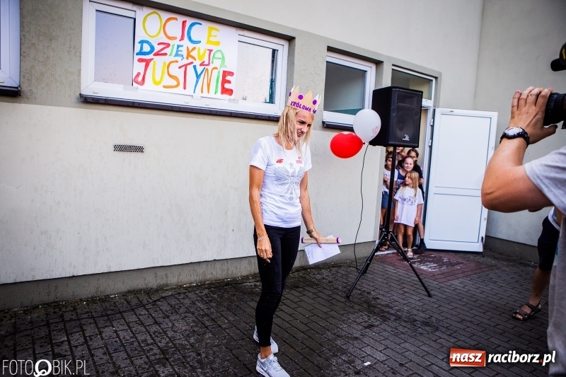 Zdjęcie w galerii na portalu naszraciborz.pl: Najpierw u prezydenta, potem w rodzinnym Raciborzu. Powitanie Justyny Święty-Ersetic  wiadomości z regionu