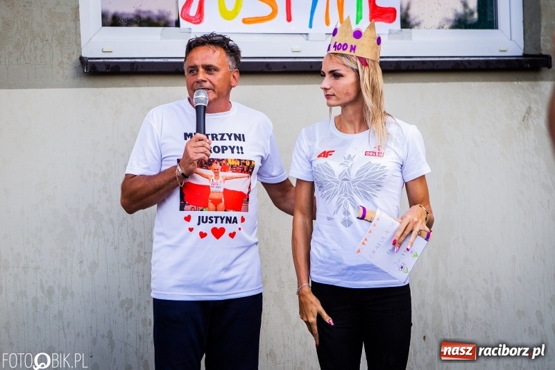 Zdjęcie w galerii na portalu naszraciborz.pl: Najpierw u prezydenta, potem w rodzinnym Raciborzu. Powitanie Justyny Święty-Ersetic  wiadomości z regionu