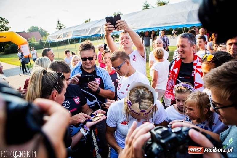 Zdjęcie w galerii na portalu naszraciborz.pl: Najpierw u prezydenta, potem w rodzinnym Raciborzu. Powitanie Justyny Święty-Ersetic  wiadomości z regionu