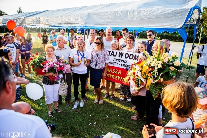 Zdjęcie w galerii na portalu naszraciborz.pl: Najpierw u prezydenta, potem w rodzinnym Raciborzu. Powitanie Justyny Święty-Ersetic  wiadomości z regionu