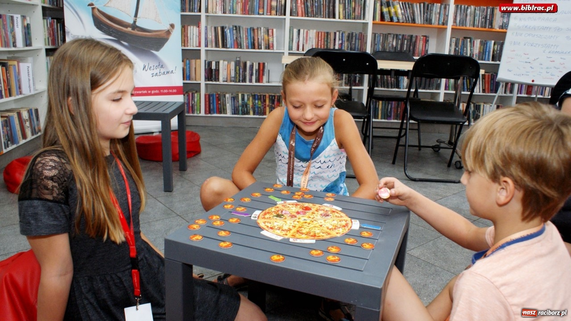 Zdjęcie w galerii na portalu naszraciborz.pl: Lato w bibliotece. Planszówki nie tak znów przestarzałe wiadomości z regionu