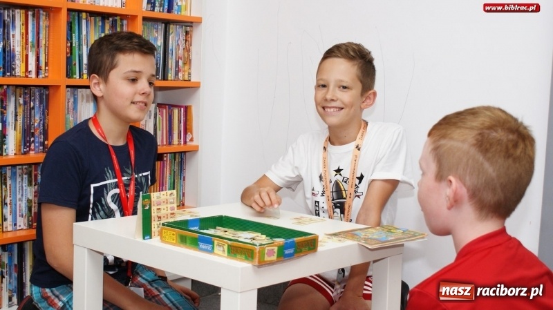 Zdjęcie w galerii na portalu naszraciborz.pl: Lato w bibliotece. Planszówki nie tak znów przestarzałe wiadomości z regionu
