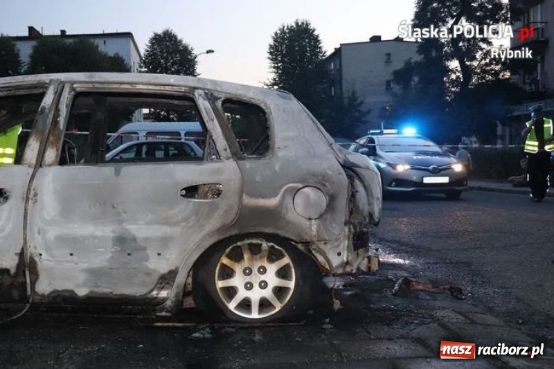 Zdjęcie w galerii na portalu naszraciborz.pl: Trzylatek w płonącym samochodzie. Dramat w Rybniku. Nikt nie pospieszył z pomocą! wiadomości z regionu