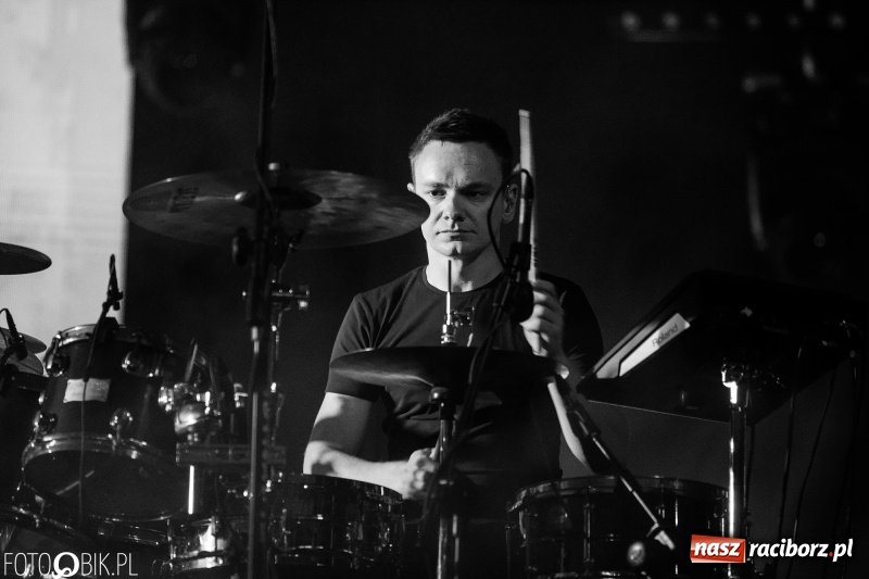 Zdjęcie w galerii na portalu naszraciborz.pl: Memoriał 2018: Hity Piaska porwały do zabawy tłum raciborzan FOTO i WIDEO wiadomości z regionu