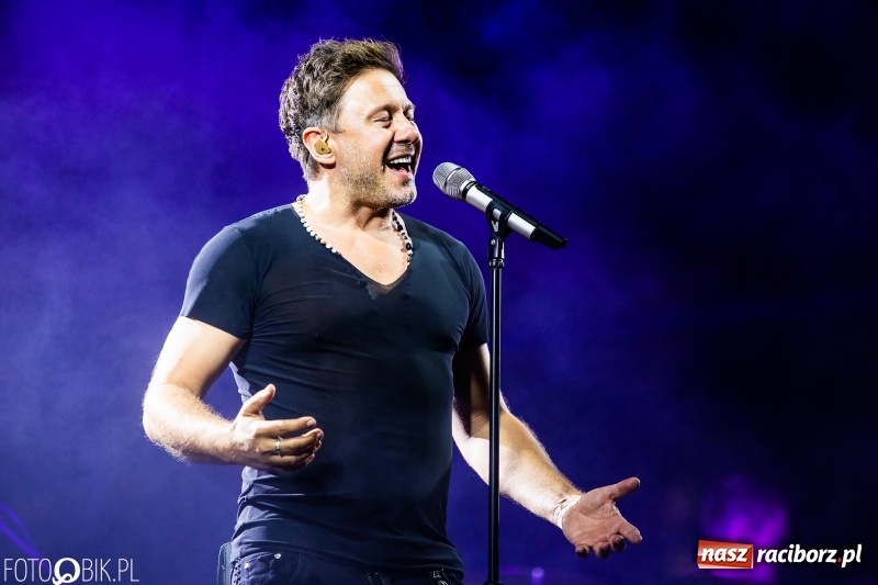 Zdjęcie w galerii na portalu naszraciborz.pl: Memoriał 2018: Hity Piaska porwały do zabawy tłum raciborzan FOTO i WIDEO wiadomości z regionu