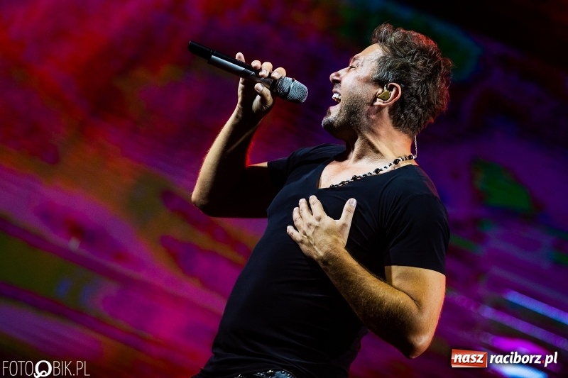 Zdjęcie w galerii na portalu naszraciborz.pl: Memoriał 2018: Hity Piaska porwały do zabawy tłum raciborzan FOTO i WIDEO wiadomości z regionu