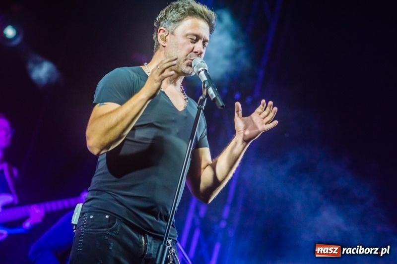 Zdjęcie w galerii na portalu naszraciborz.pl: Memoriał 2018: Hity Piaska porwały do zabawy tłum raciborzan FOTO i WIDEO wiadomości z regionu