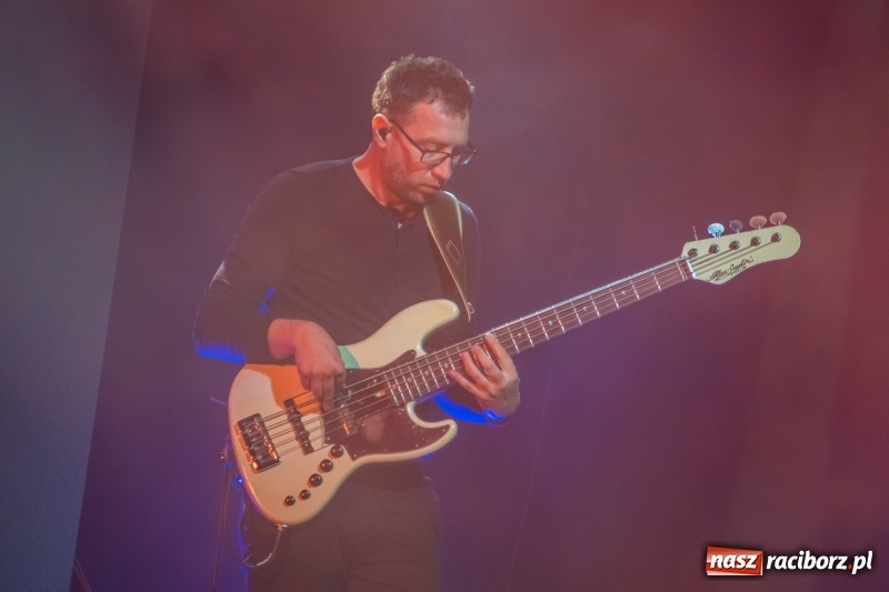 Zdjęcie w galerii na portalu naszraciborz.pl: Memoriał 2018: Hity Piaska porwały do zabawy tłum raciborzan FOTO i WIDEO wiadomości z regionu