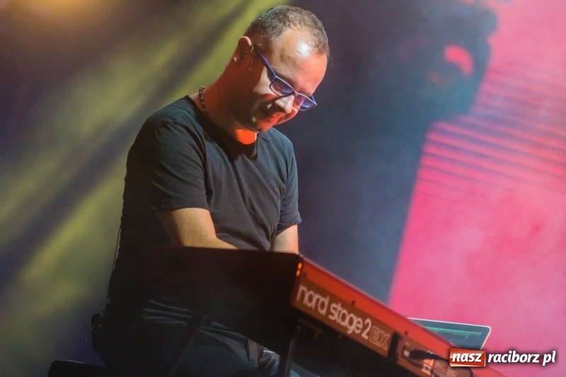 Zdjęcie w galerii na portalu naszraciborz.pl: Memoriał 2018: Hity Piaska porwały do zabawy tłum raciborzan FOTO i WIDEO wiadomości z regionu